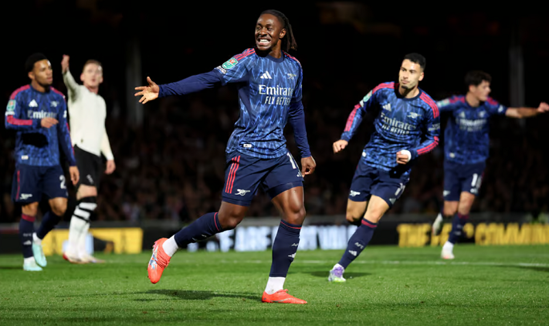 Eze xúc động sau bàn thắng đầu tiên cho Arsenal